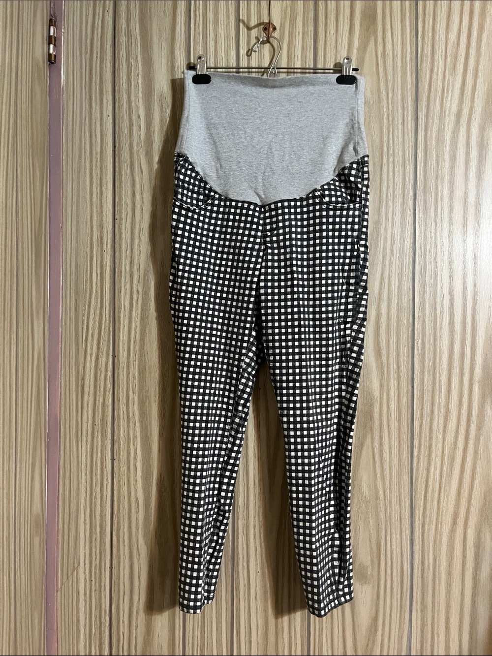 Thyme Maternity Black & White Gingham Skinny Maternity Pants